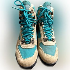 Vintage Vasque Women's Hiking Shoe 7591 Gray and Teal Trail Ankle Boots Size 9